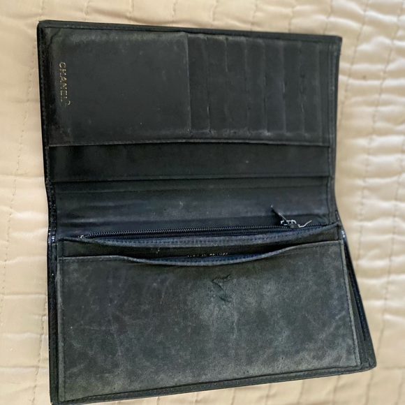 Chanel Authentic Vintage Patent Leather Wallet - Picture 3 of 9